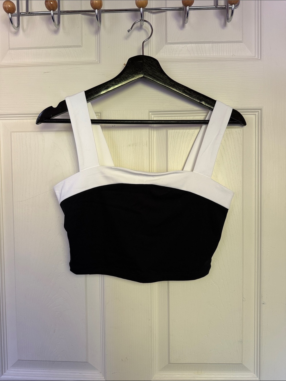 Dynamite B&W Square-Neck Crop Top